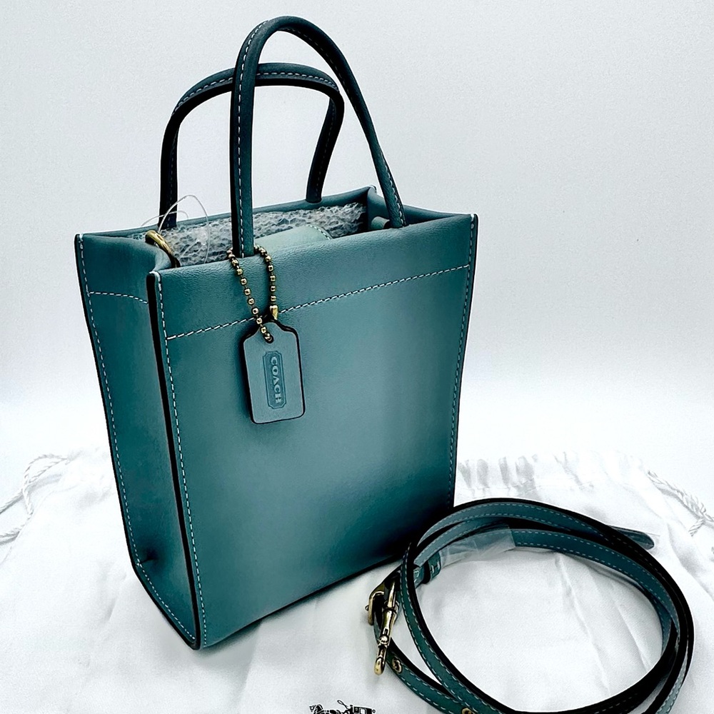 🍍𝑨𝑹𝑺𝑰 𝒊𝒔 𝑳𝒊𝒗𝒆‼️🦁 Come join the live fun!! - Picture 9 of 17